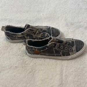 Blowfish camo fashion sneakers, size 8.5